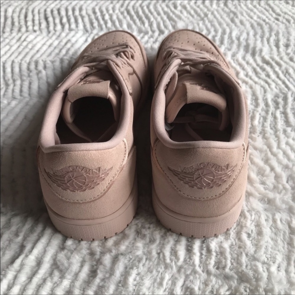 Nike Air Jordan Retro 1 low no swoosh women’s 9 - Picture 4 of 5